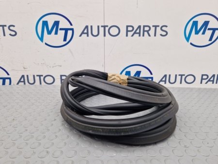 BMW 3 SERIES GASKET SEAL RUBBER TAILGATE TRUNK LID 7263092 F31