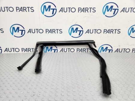 BMW X1 SERIES REAR DOOR GUIDE FINISHER LEFT PASSENGER SIDE 9451547 U11