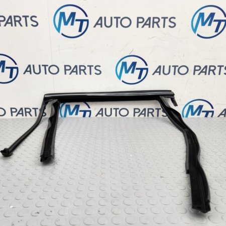 BMW X1 SERIES REAR DOOR GUIDE FINISHER LEFT PASSENGER SIDE 9451547 U11