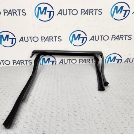 BMW X1 SERIES REAR DOOR GUIDE FINISHER RIGHT DRIVER SIDE 9451548 U11
